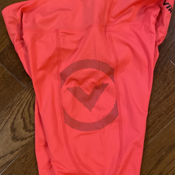 Pink Virus sport performance crop pants - Picture 7 of 9